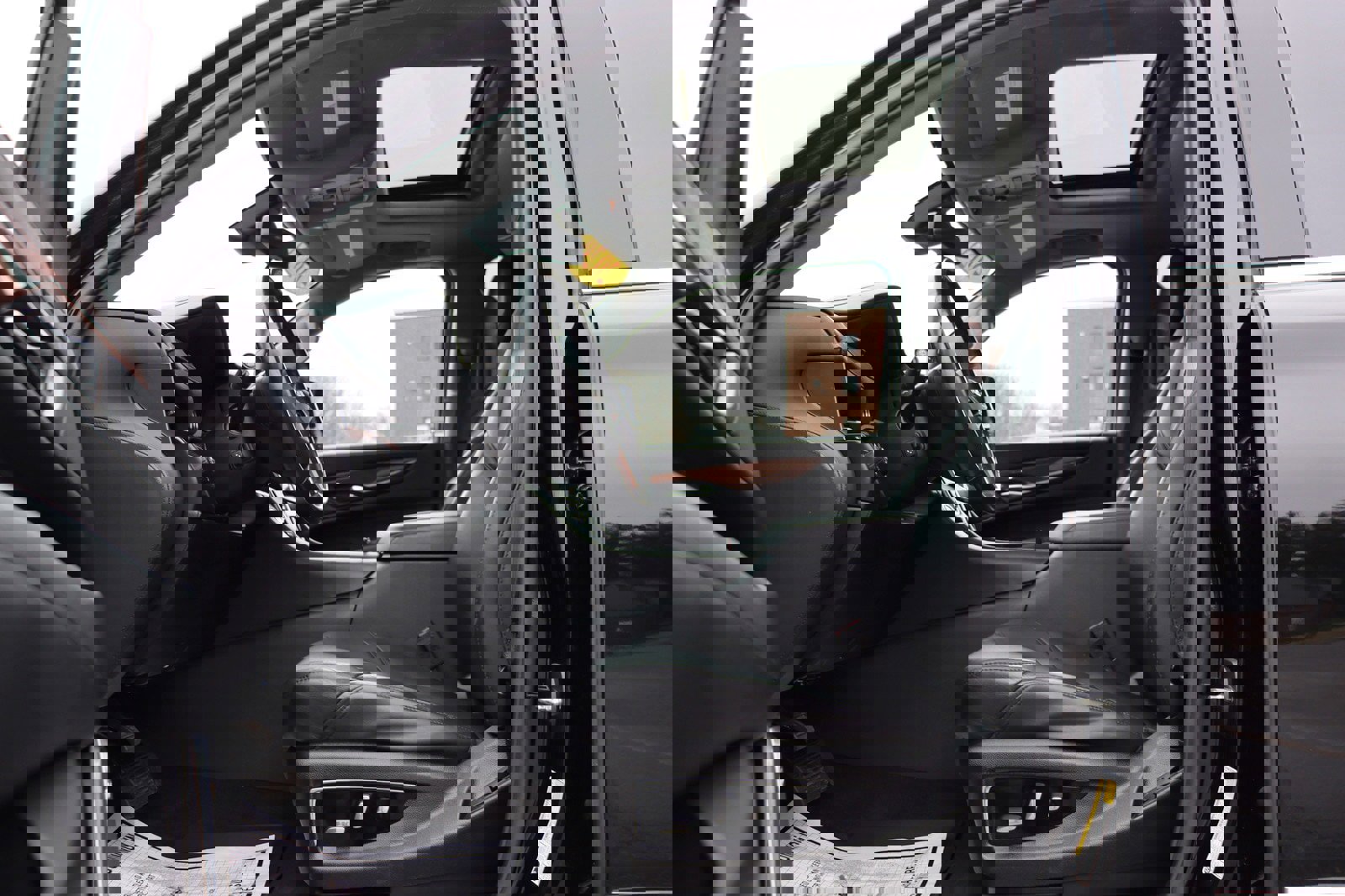 Used 2020 Cadillac Escalade ESV Luxury image 11