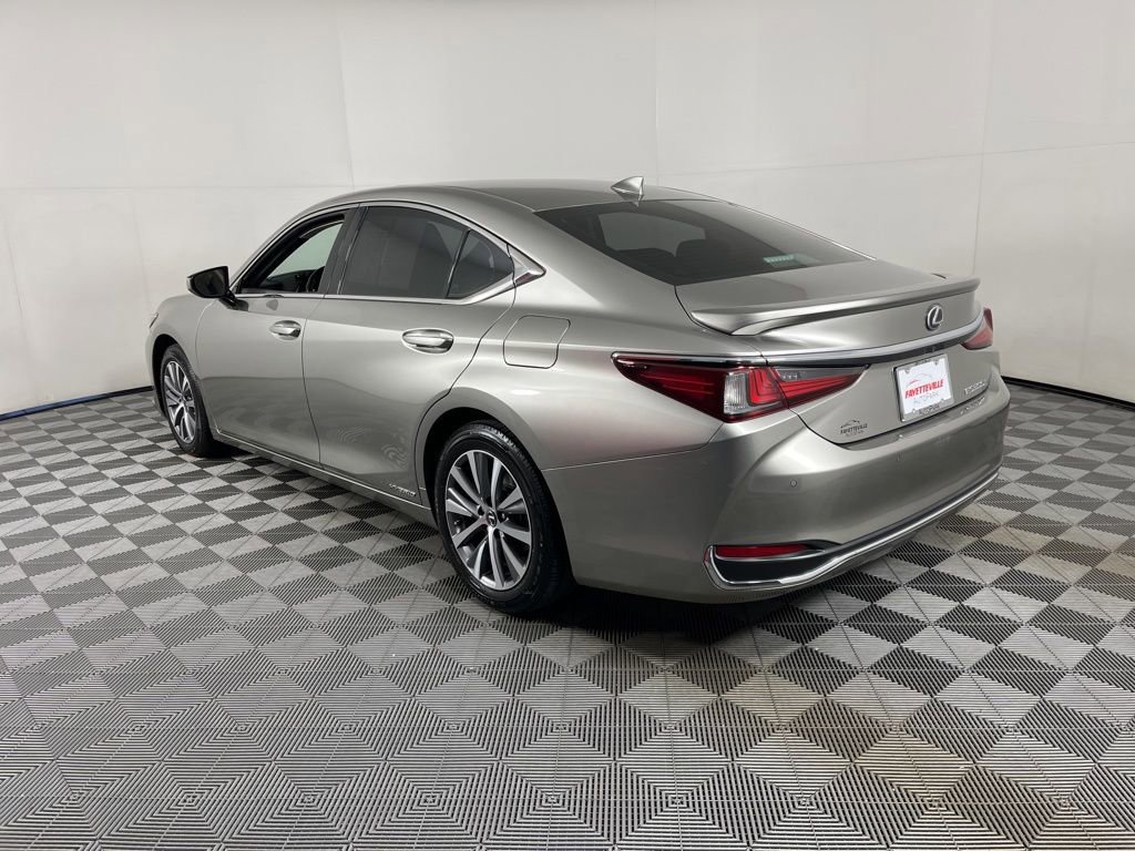 Used 2020 Lexus ES 300h w/ Premium Package image 14
