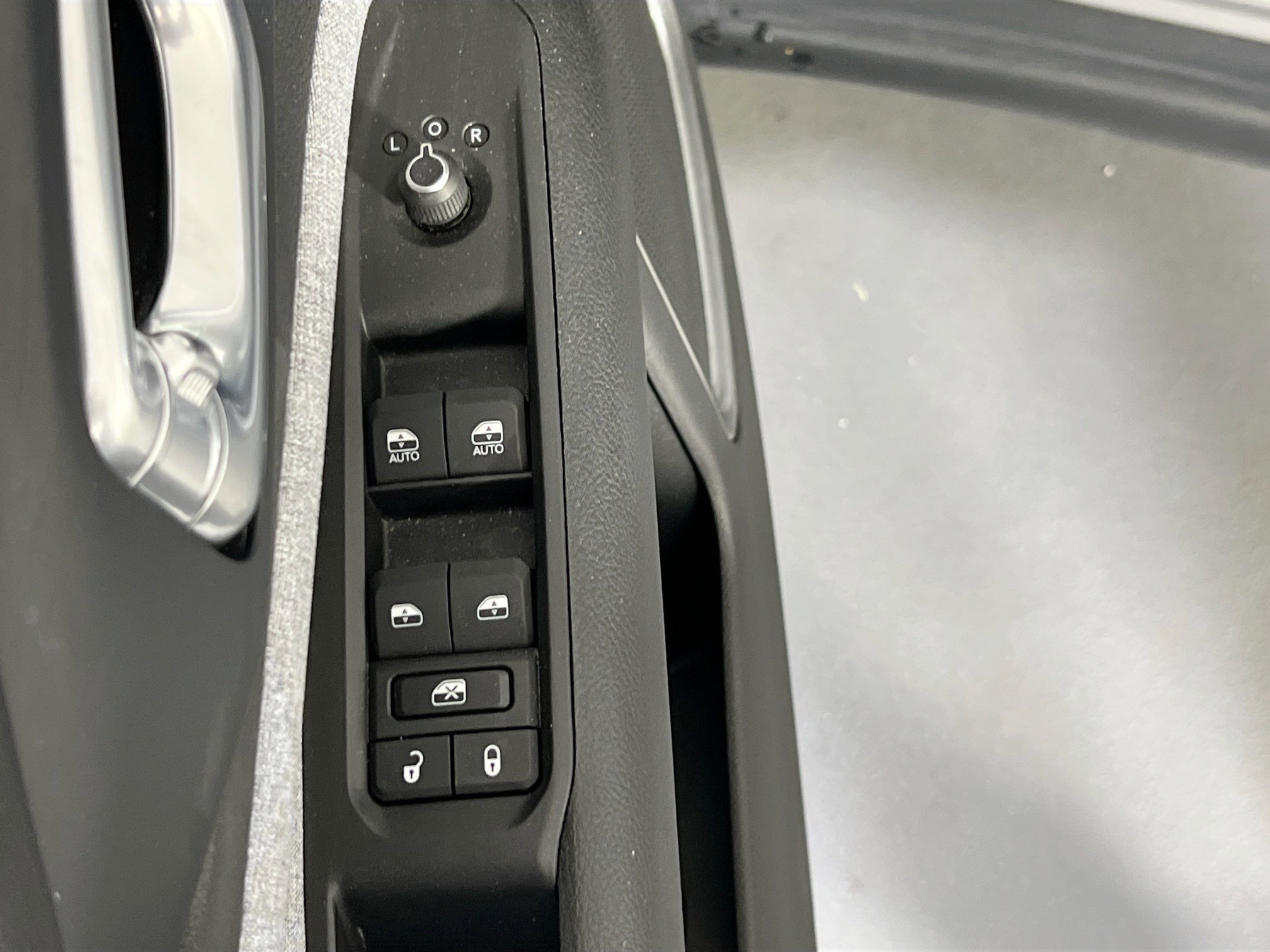 Used 2022 Jeep Compass Latitude w/ Convenience Group AWD/4WD image 17