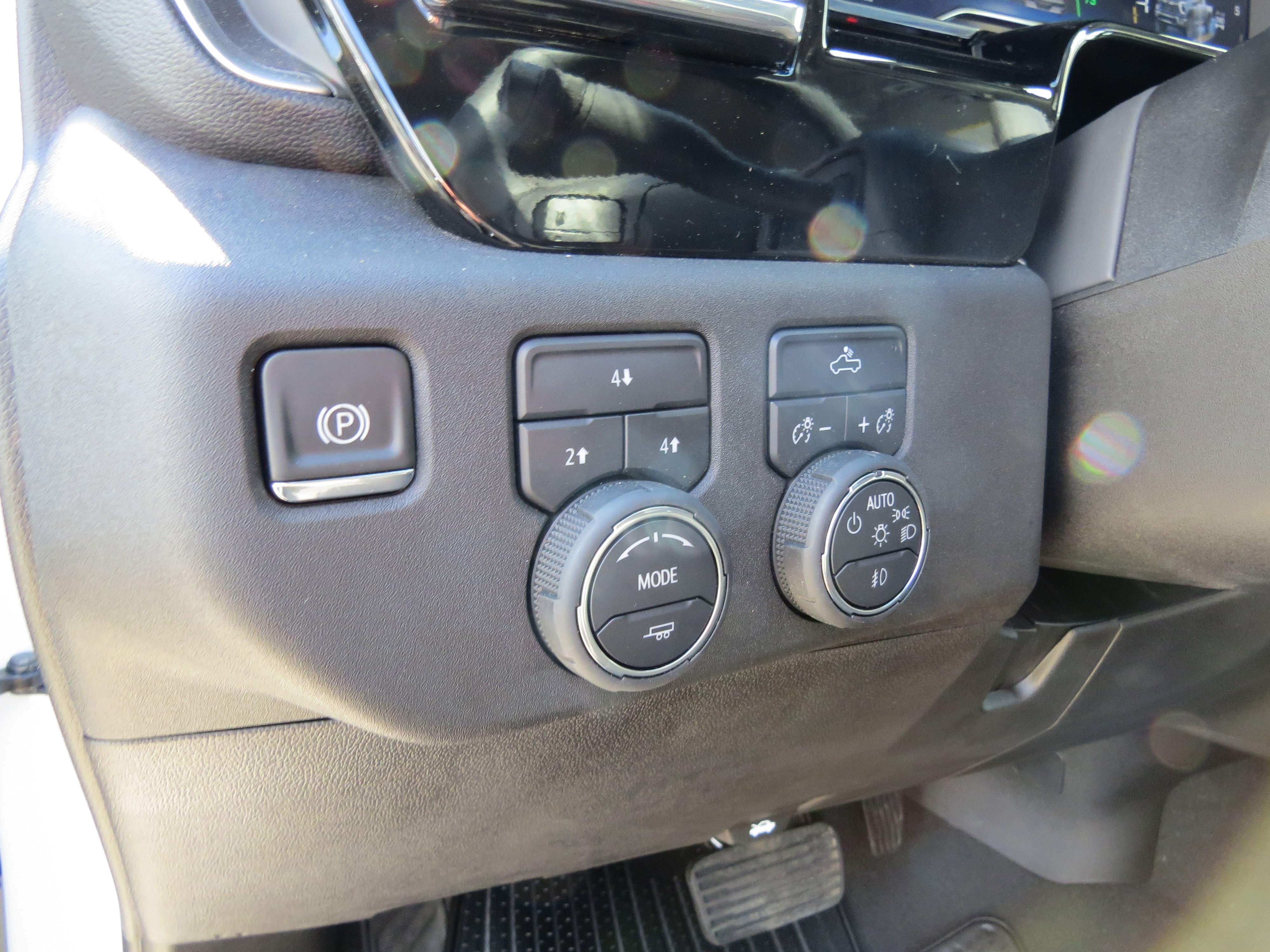 Used 2025 Chevrolet Silverado 2500 LT w/ Convenience Package AWD/4WD image 22