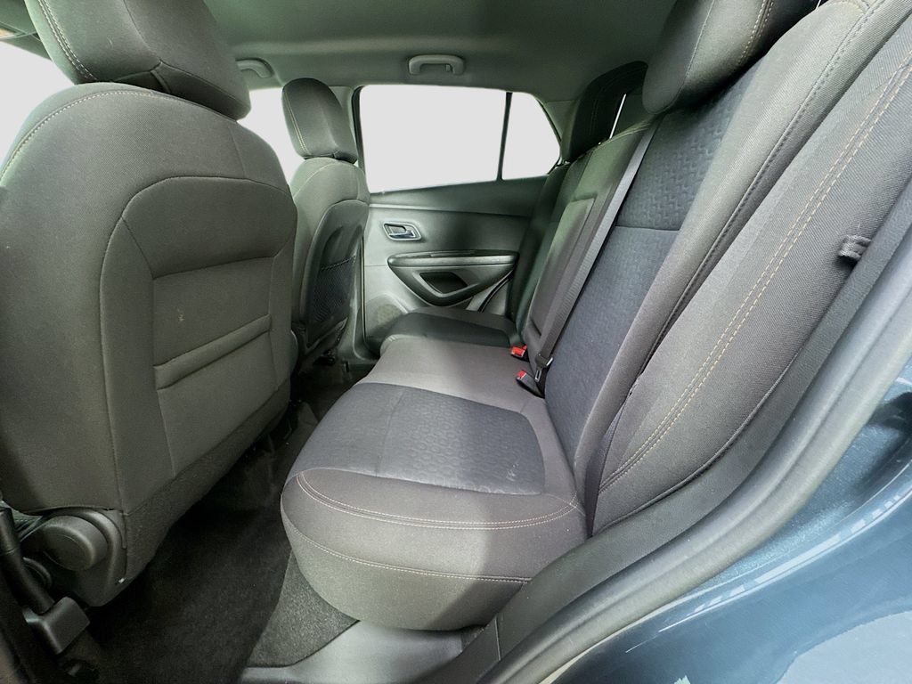 Used 2021 Chevrolet Trax LS w/ Tint and Cruise Package AWD/4WD image 27