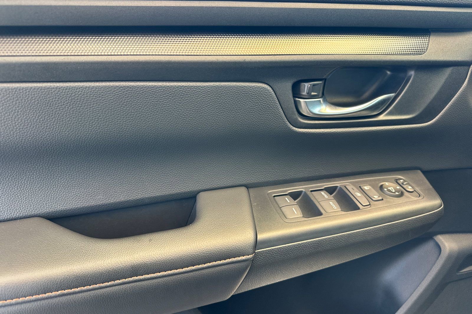Certified 2025 Honda CR-V Sport image 11