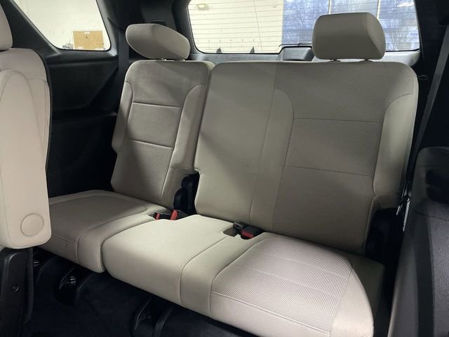 Used 2023 Chevrolet Traverse LT w/ Rear Camera Mirror Package image 24