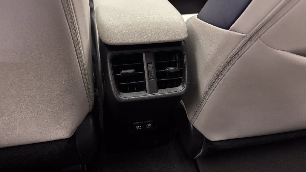 Used 2019 Lexus UX 200 w/ Accessory Package FWD image 33