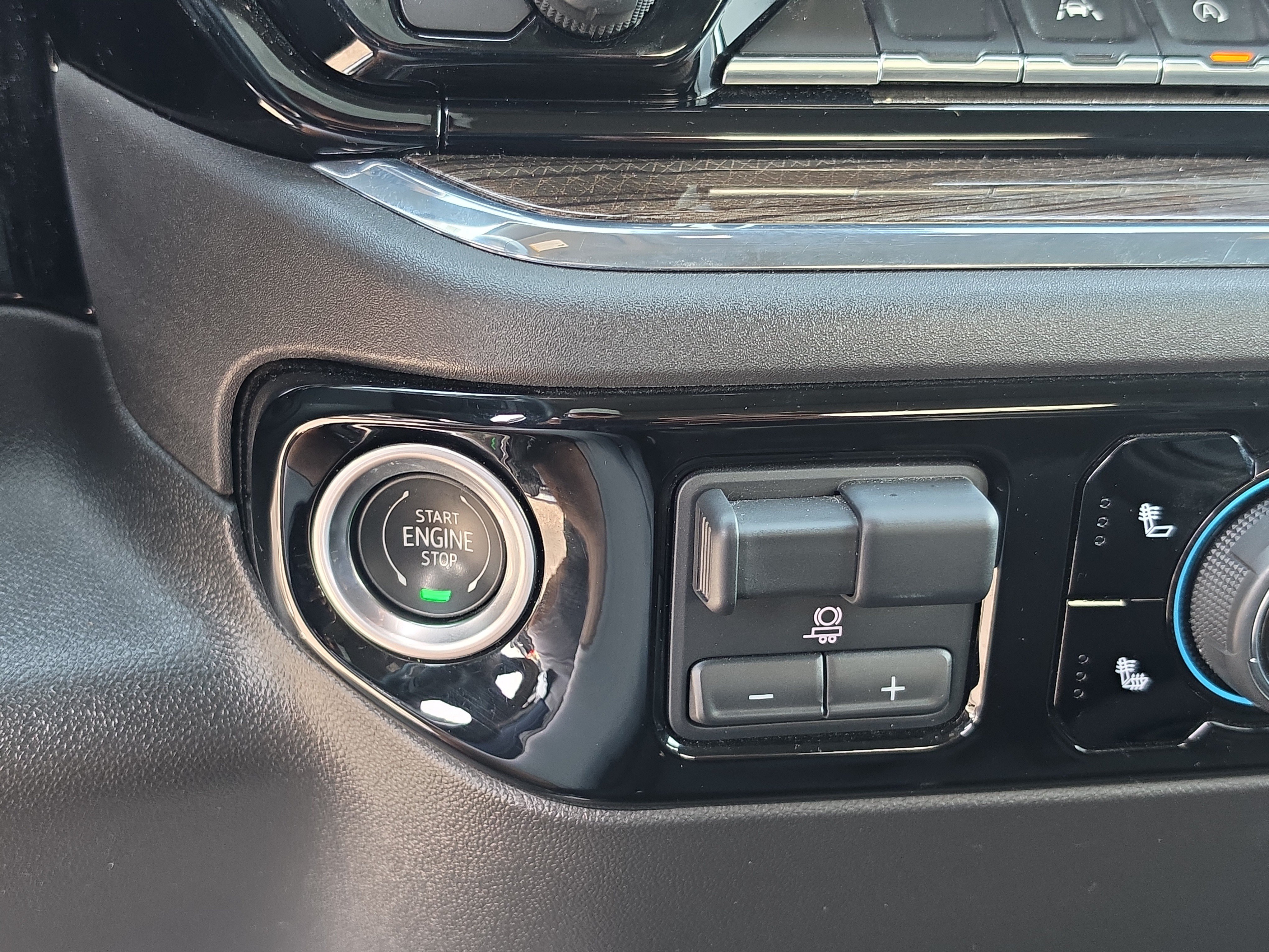 Certified 2023 Chevrolet Silverado 1500 LT AWD/4WD image 28