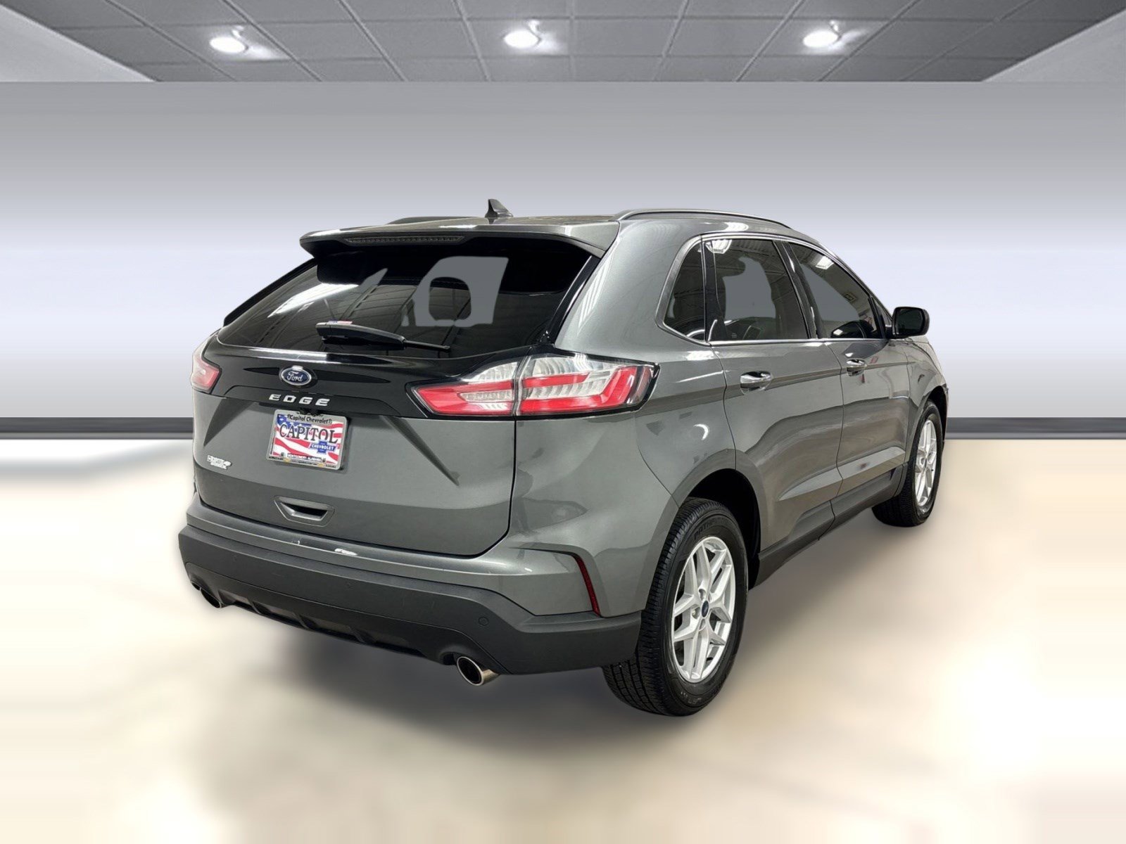 Used 2021 Ford Edge SE image 7