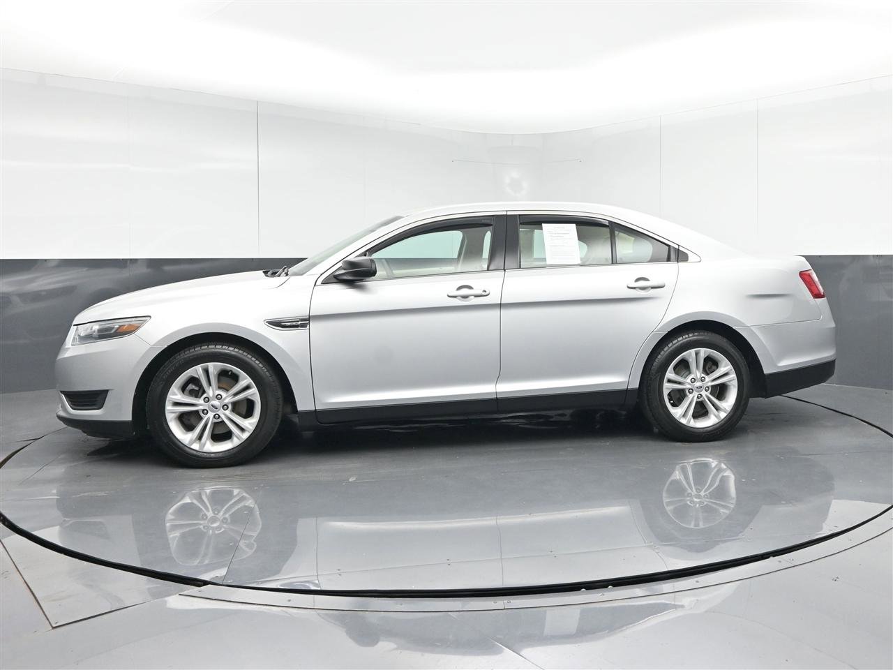 Used 2019 Ford Taurus SE FWD image 8