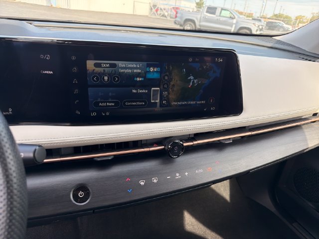Used 2024 Nissan Ariya AWD image 20