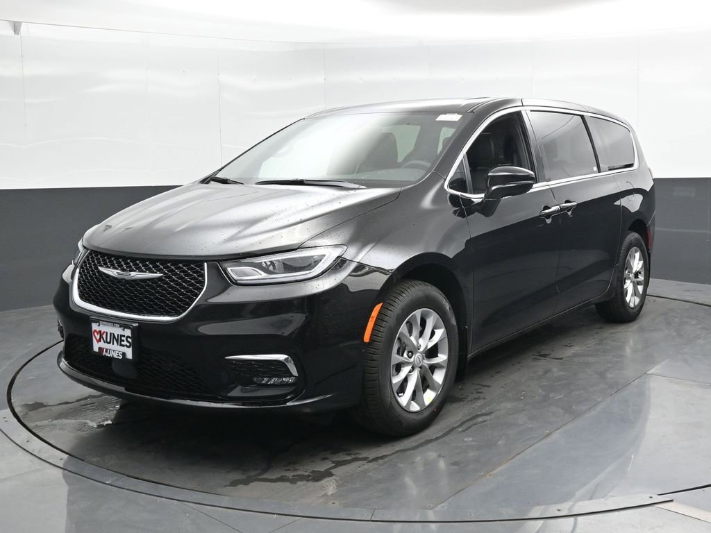 New 2026 Chrysler Pacifica Select image 5