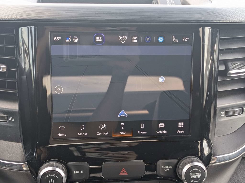 Used 2024 RAM 1500 Laramie RWD image 27