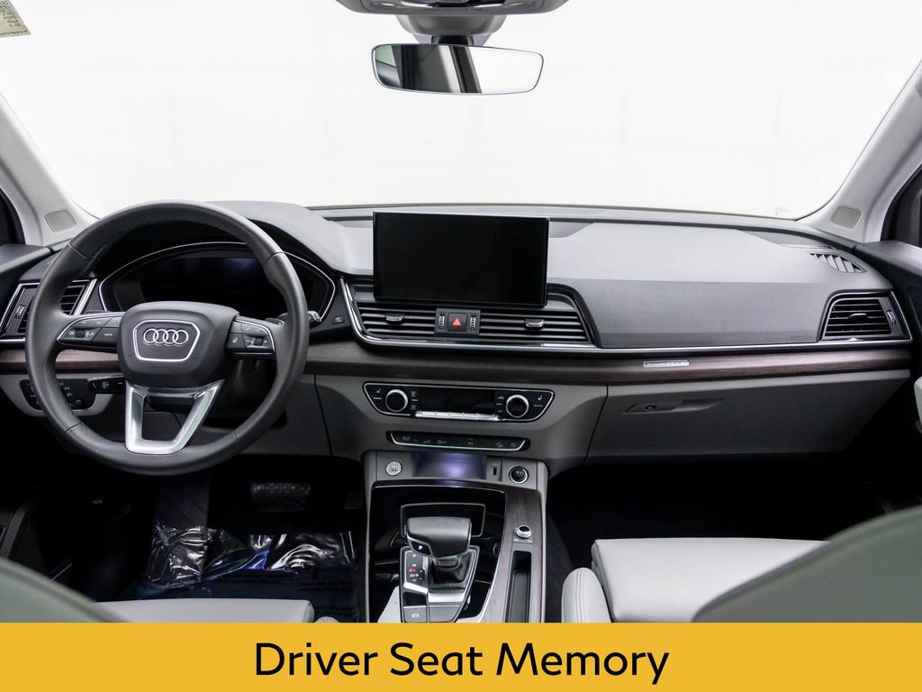 Used 2024 Audi Q5 e Premium Plus w/ Premium Plus Package image 10