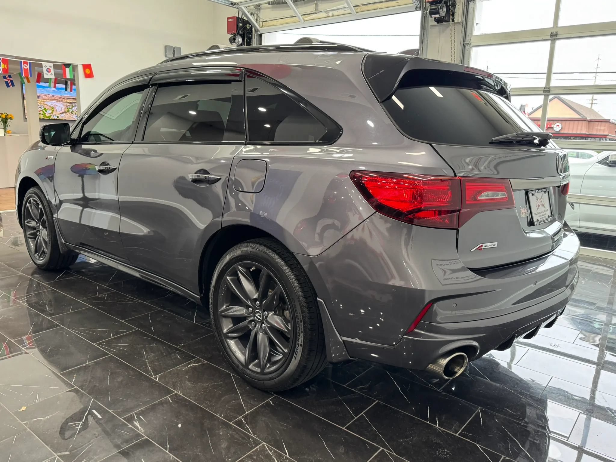 Used 2019 Acura MDX w/ Technology Package AWD/4WD image 4