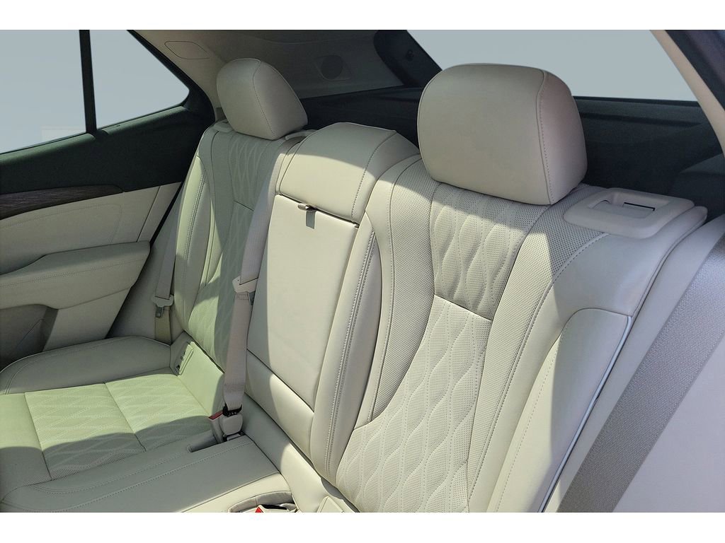 Used 2022 Buick Envision Avenir w/ Technology Package II FWD image 14