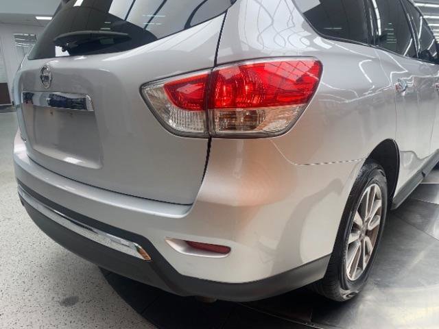 Used 2016 Nissan Pathfinder S image 32