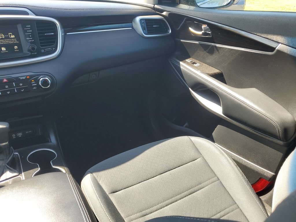 Used 2019 Kia Sorento FWD image 21