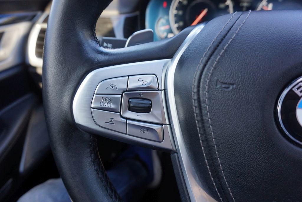 Used 2017 BMW 750i RWD image 34