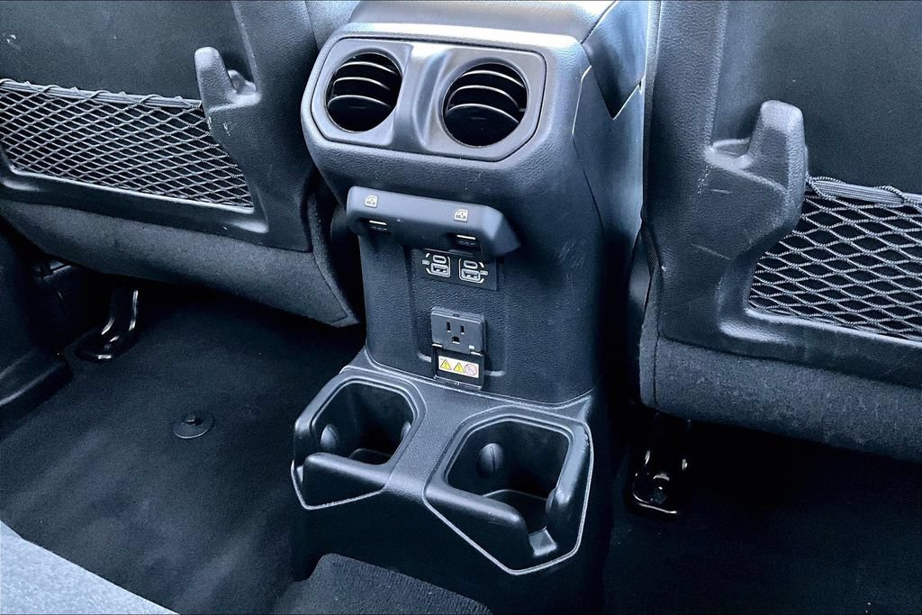 Certified 2025 Jeep Wrangler Unlimited Rubicon w/ Convenience Group AWD/4WD image 20