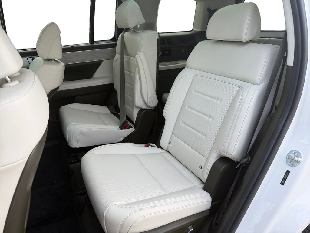 Used 2025 Hyundai Santa Fe Calligraphy AWD/4WD image 13