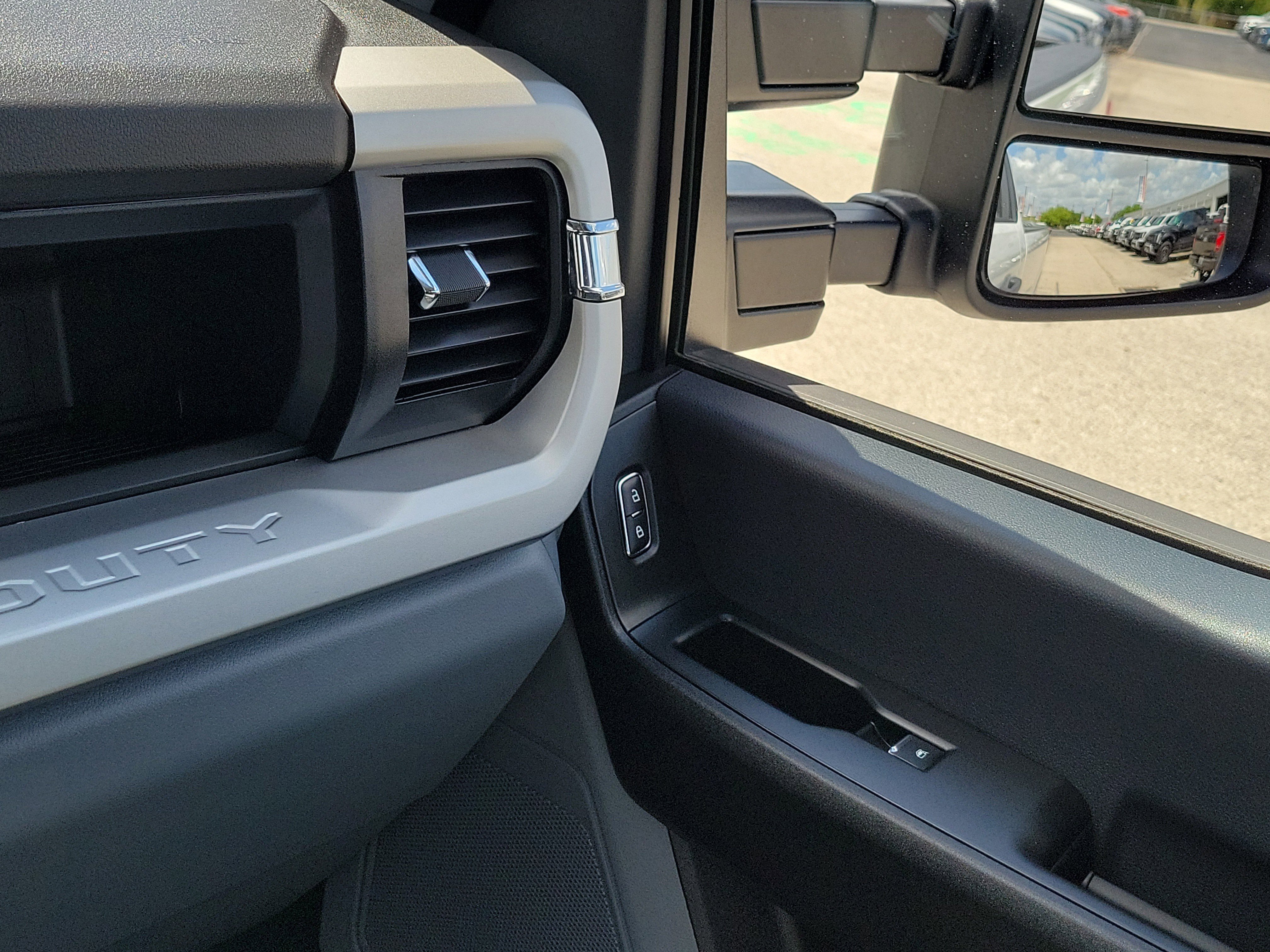 Certified 2024 Ford F250 XL w/ FX4 Off-Road Package image 23