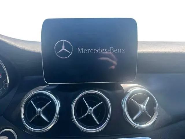 Used 2021 Mercedes-Benz GLA 250 4MATIC image 24