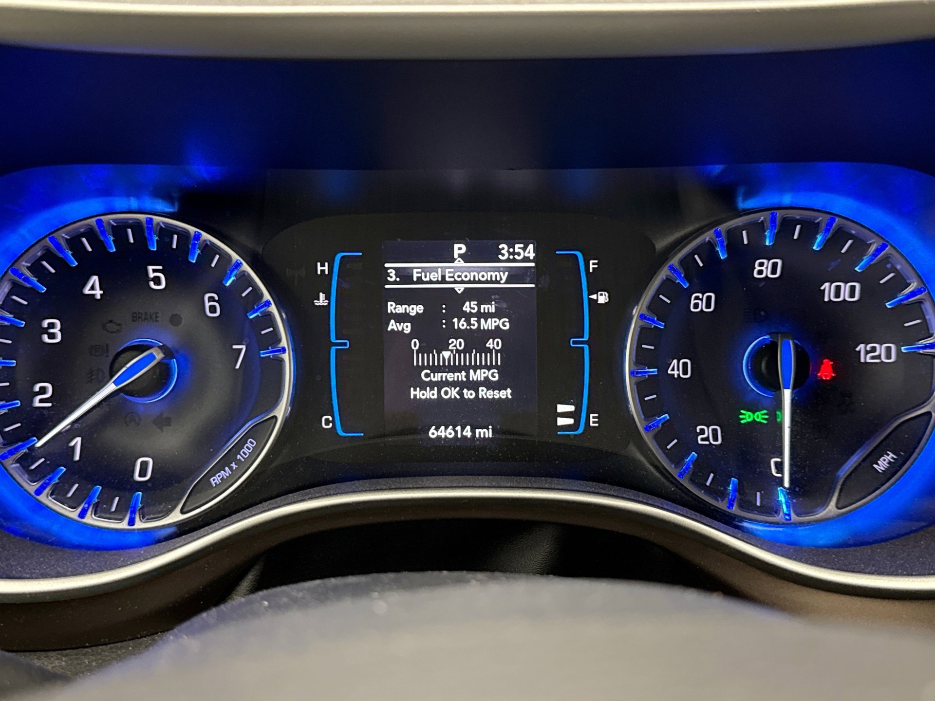 Used 2017 Chrysler Pacifica Touring-L w/ Tire & Wheel Group image 9