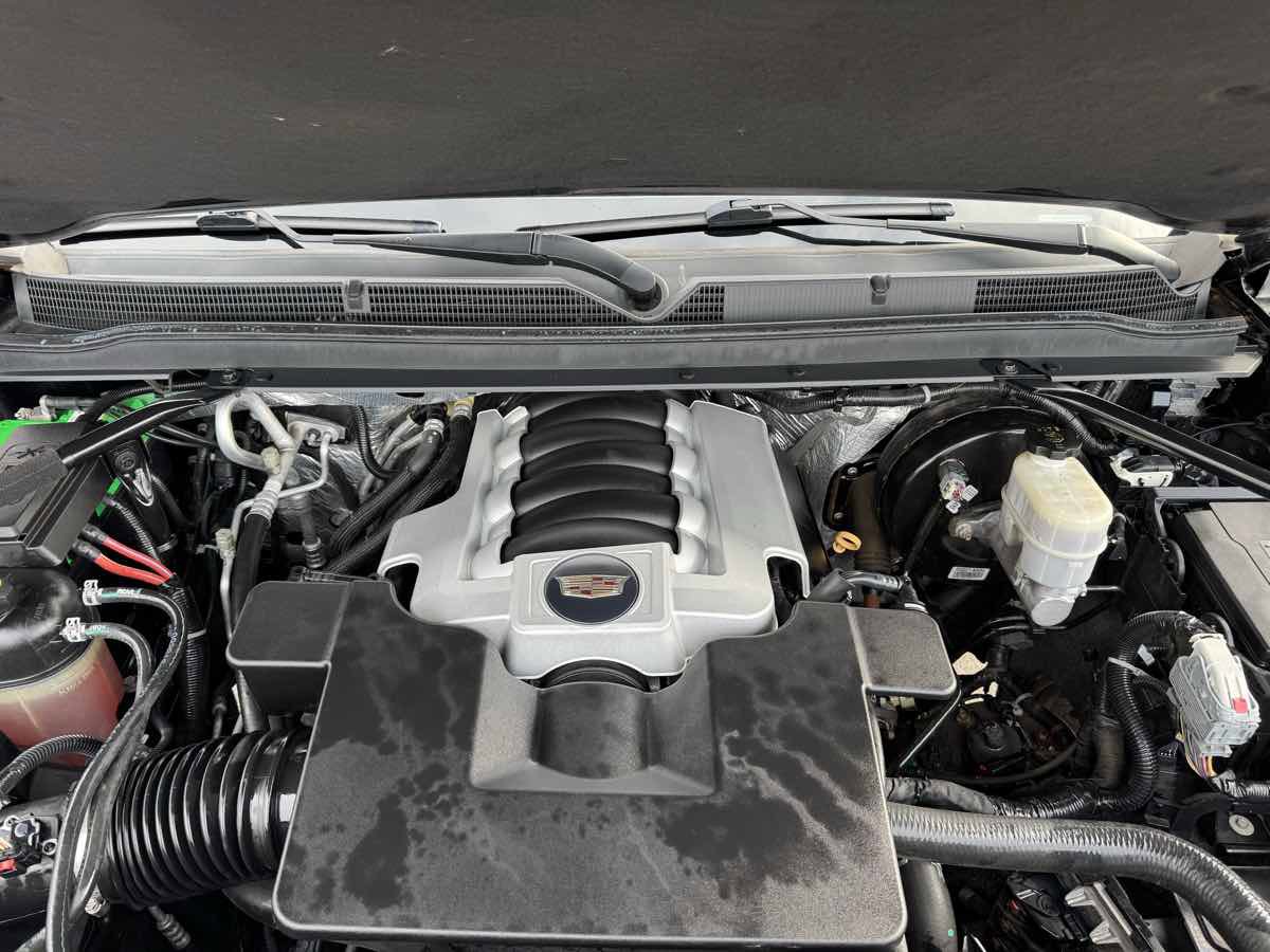 Used 2017 Cadillac Escalade Luxury AWD/4WD image 53
