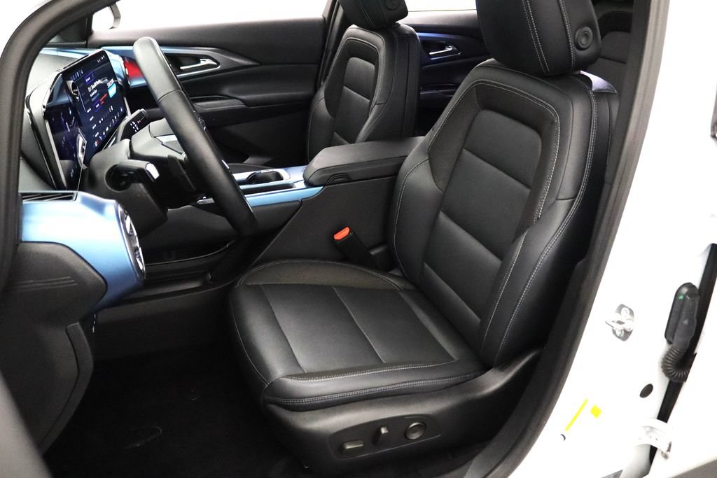 Used 2024 Chevrolet Equinox EV LT FWD image 13