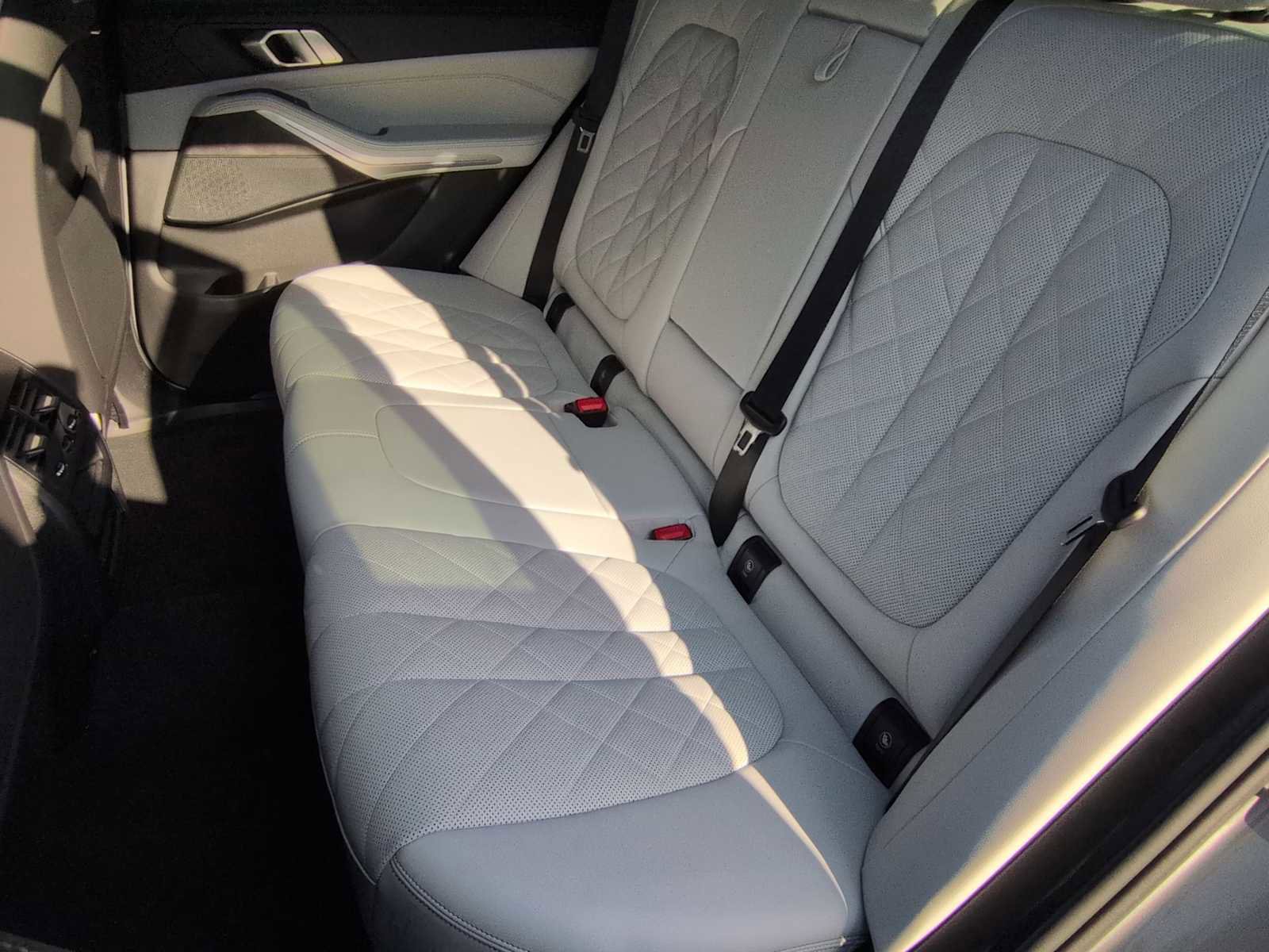 Used 2024 BMW X5 xDrive40i w/ Parking Assistance Package image 20