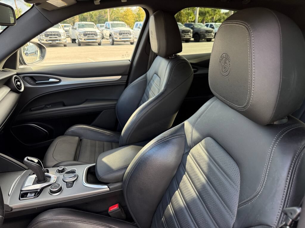 Used 2023 Alfa Romeo Stelvio Veloce AWD/4WD image 20
