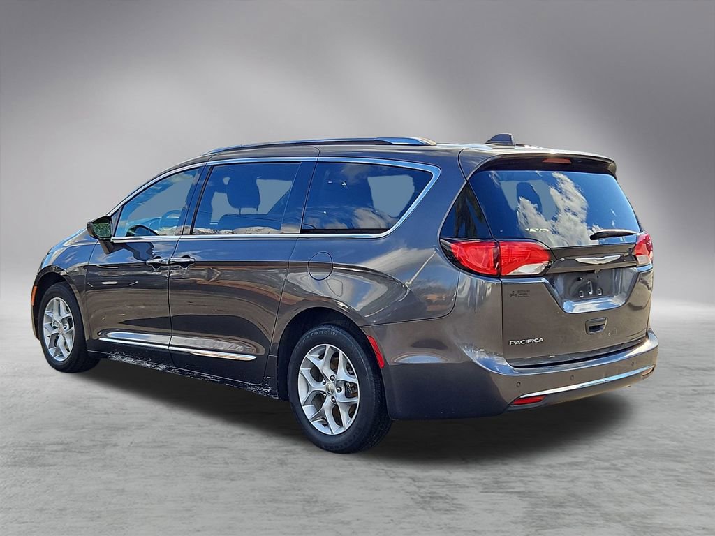 Used 2020 Chrysler Pacifica Touring-L image 5