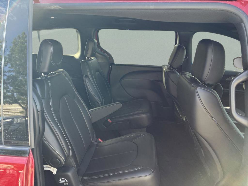 New 2026 Chrysler Pacifica Select FWD image 24