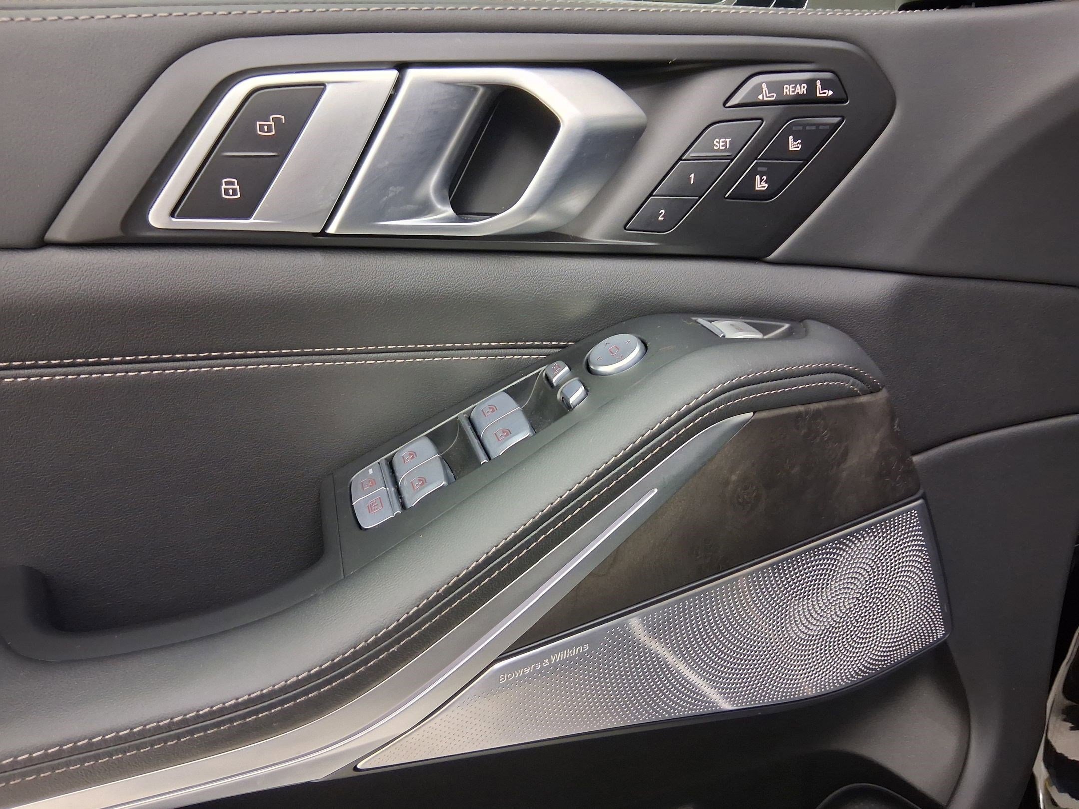 Certified 2024 BMW X7 M60i w/ Executive Package image 12