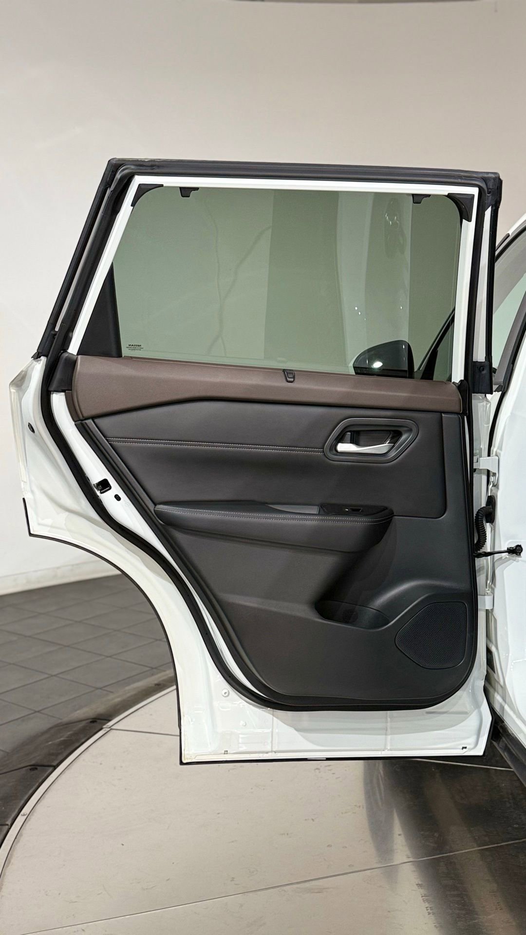 Used 2023 Nissan Rogue SV w/ SV Premium B Package image 38