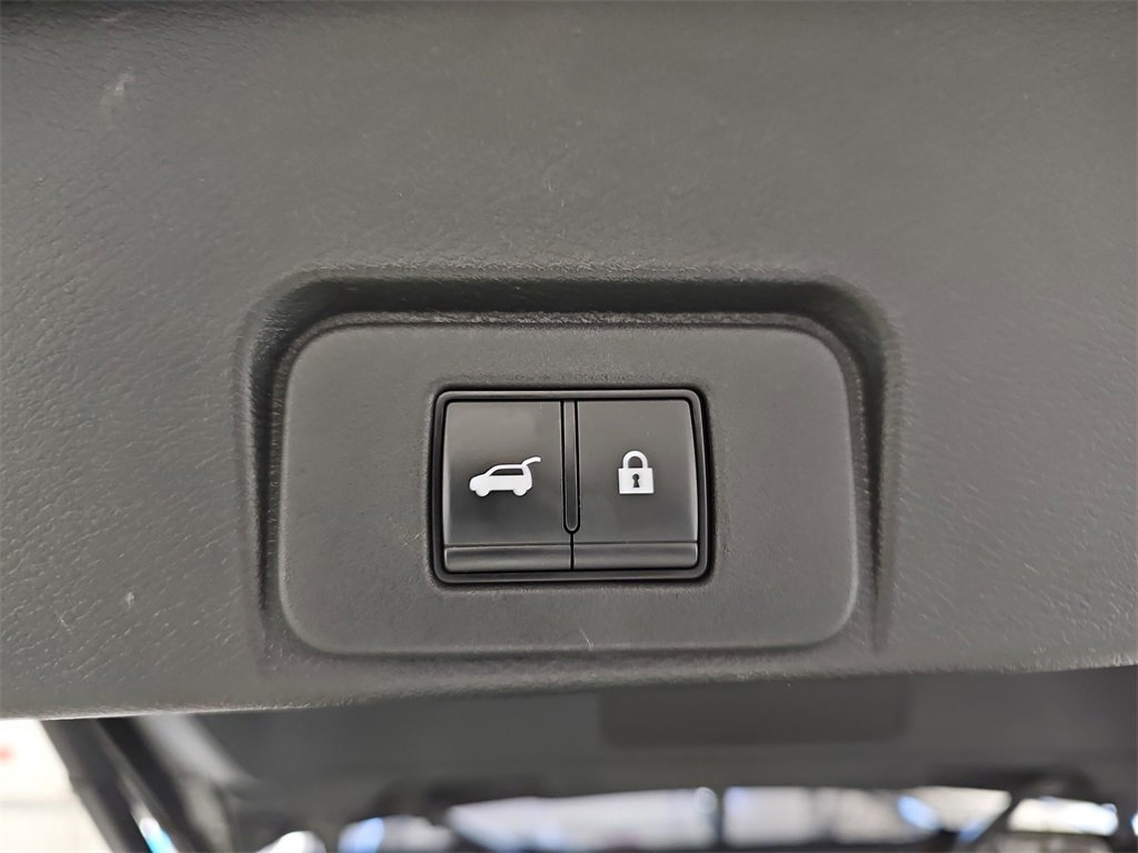 Used 2023 Nissan Rogue SV w/ SV Premium B Package image 13