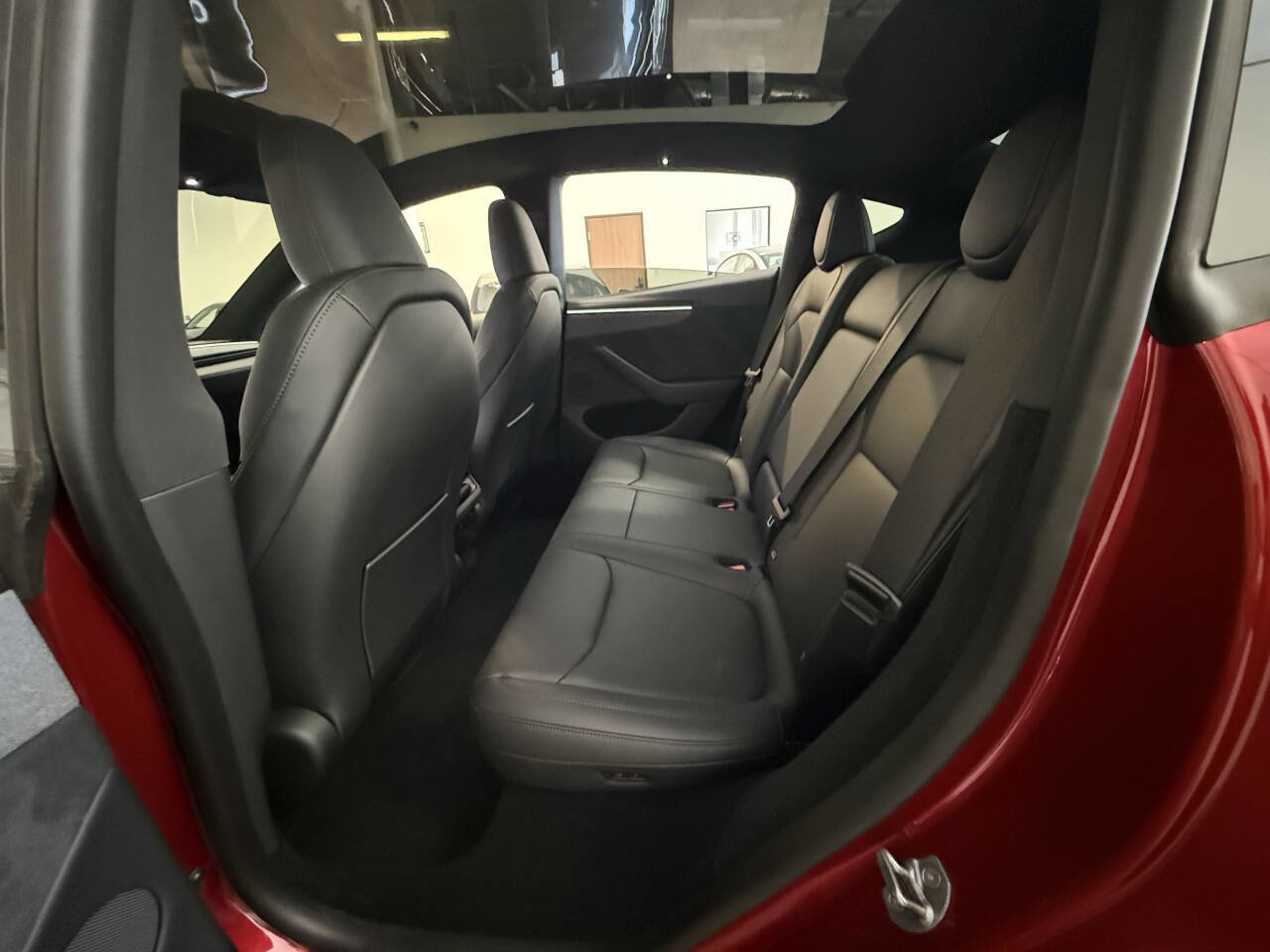 Used 2026 Tesla Model Y 2WD image 32