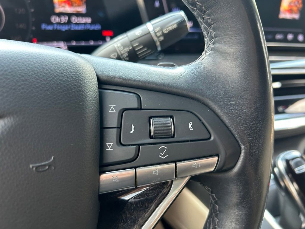 Used 2022 Cadillac Escalade Premium Luxury w/ Performance Package AWD/4WD image 26