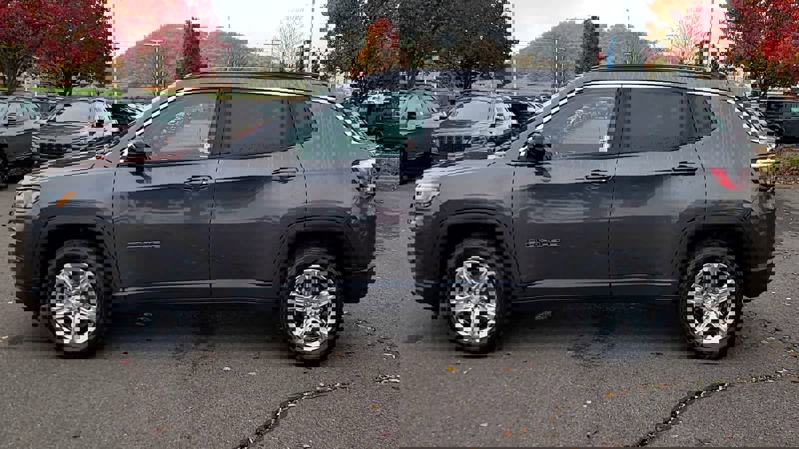 Used 2023 Jeep Compass Latitude w/ Convenience Group image 5
