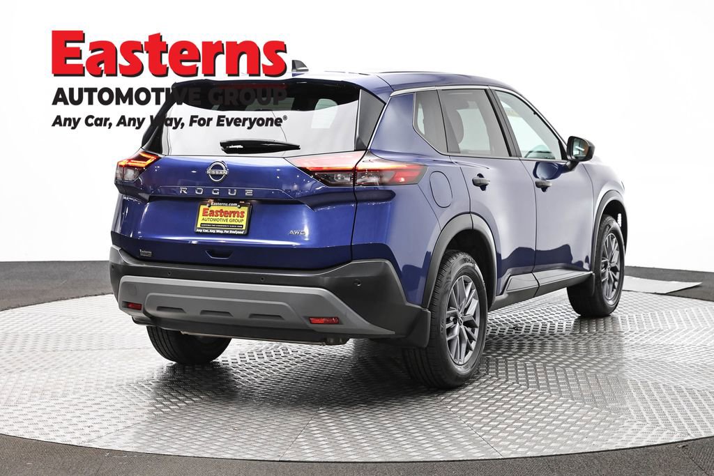 Used 2023 Nissan Rogue S AWD/4WD image 5