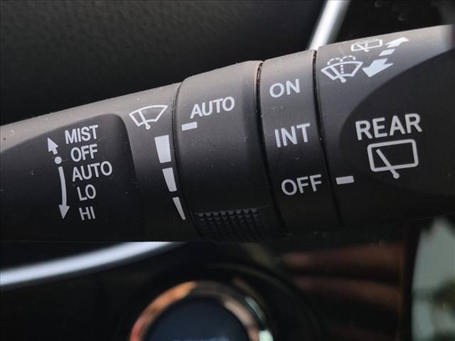 Certified 2022 Toyota Prius FWD image 16
