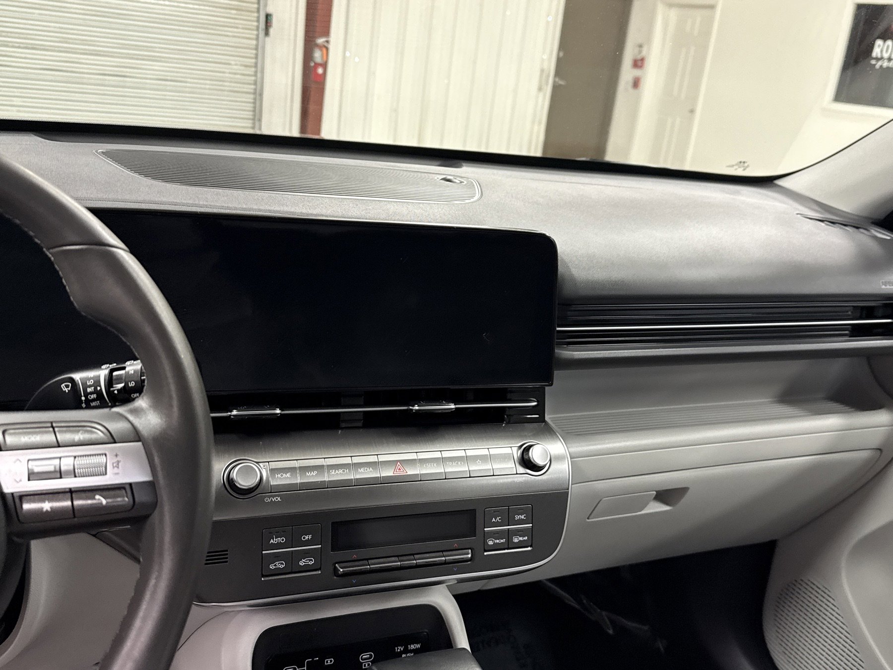 Used 2025 Hyundai Kona SEL image 8