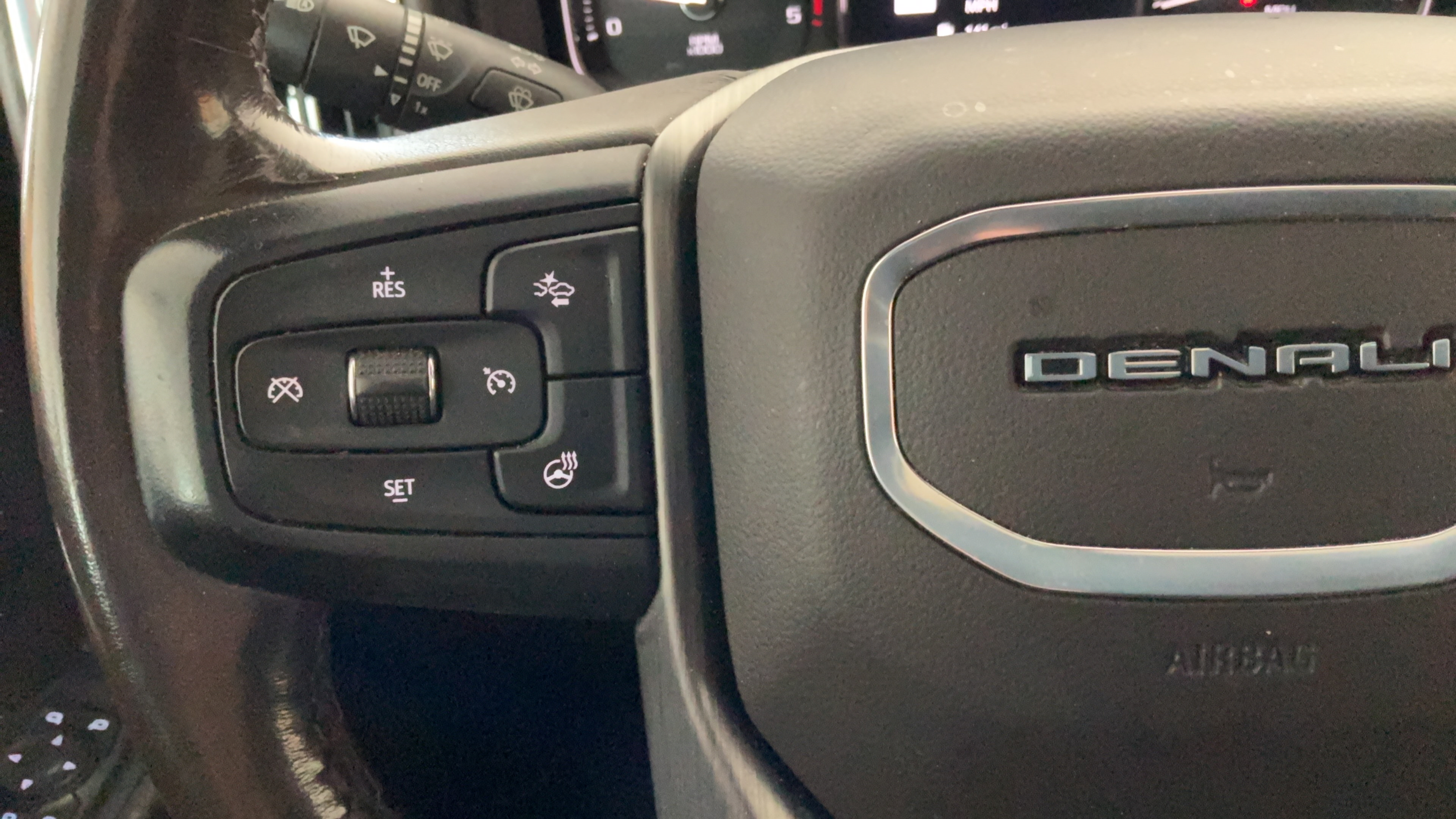 Used 2022 GMC Sierra 3500 Denali w/ Denali Ultimate Package AWD/4WD image 18