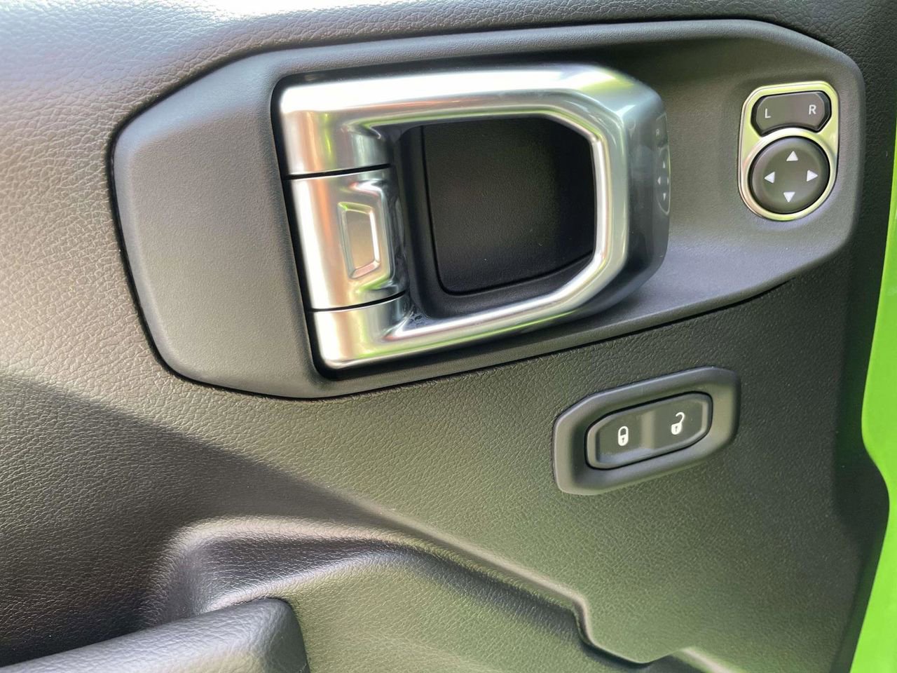 New 2025 Jeep Wrangler Sport S image 28