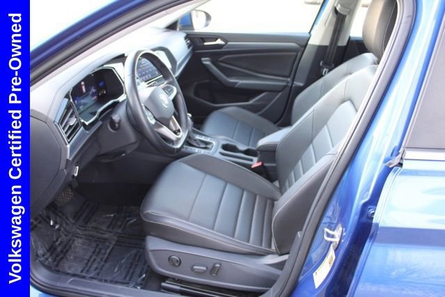 Used 2024 Volkswagen Jetta SE image 14
