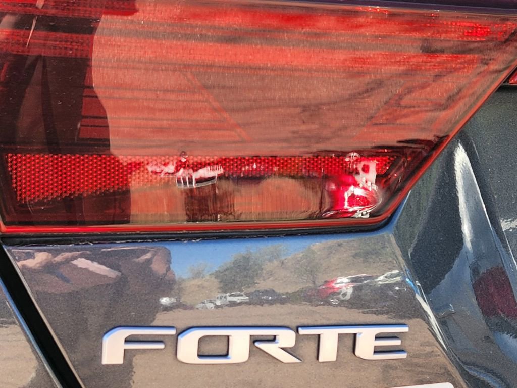 Certified 2022 Kia Forte LXS image 7