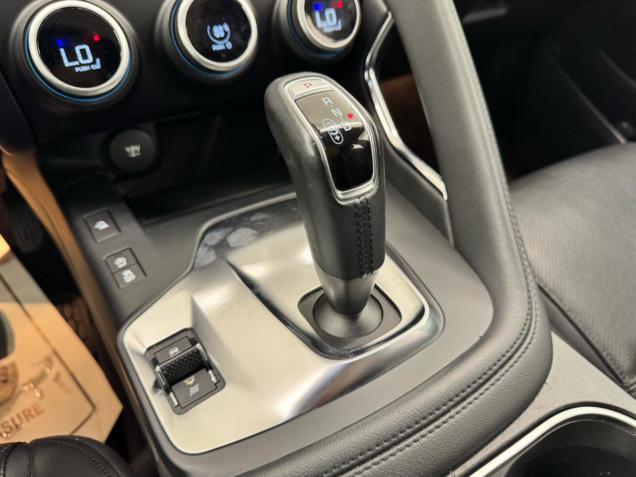 Used 2020 Jaguar E-PACE AWD/4WD image 25