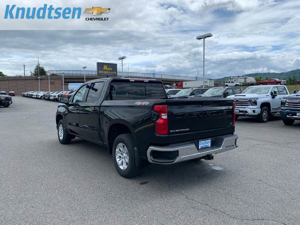 Used 2022 Chevrolet Silverado 1500 LT w/ Convenience Package II AWD/4WD image 5