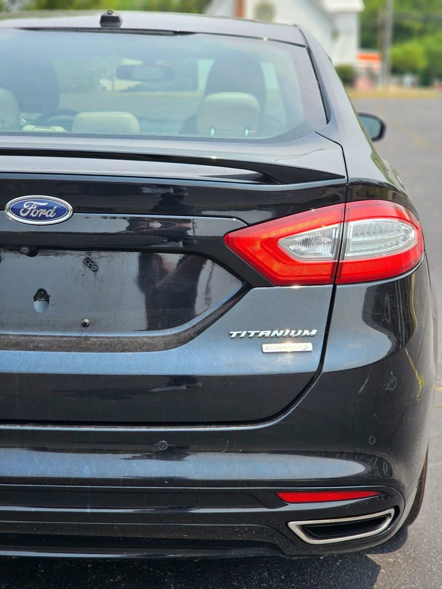 Used 2016 Ford Fusion Titanium image 9