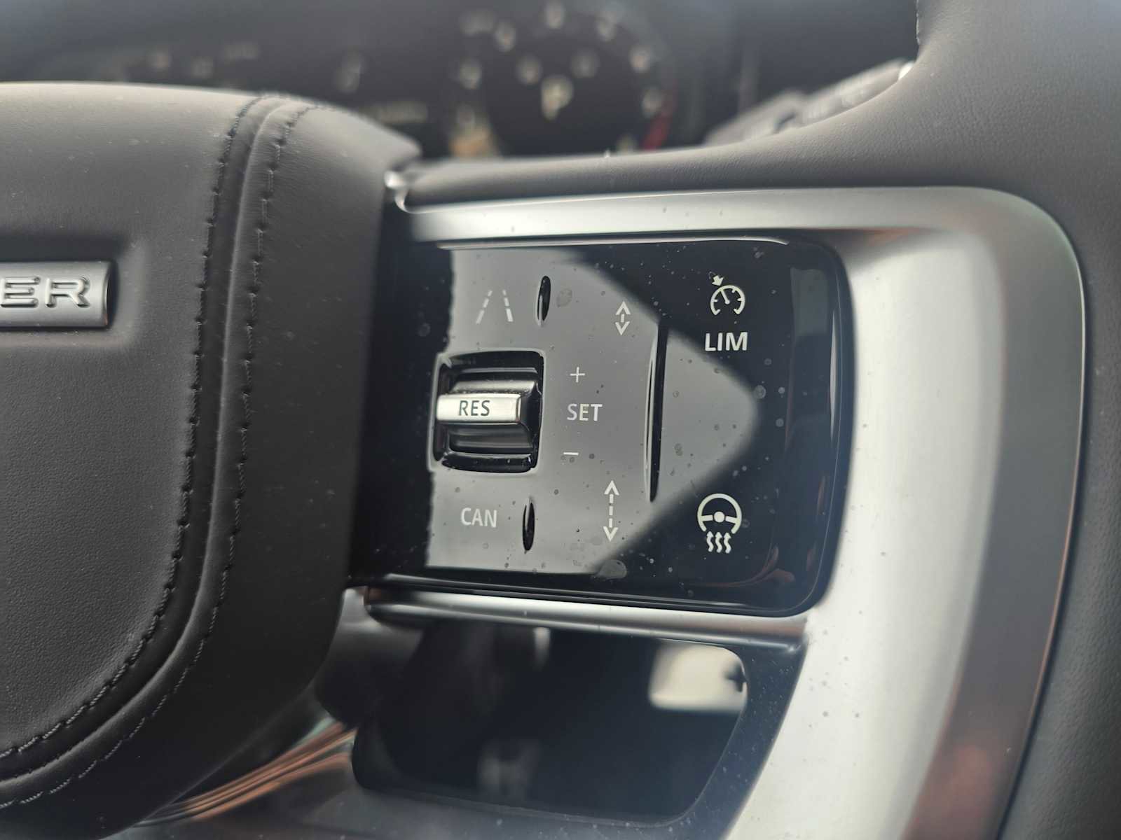 Used 2026 Land Rover Range Rover Long Wheelbase SE image 31