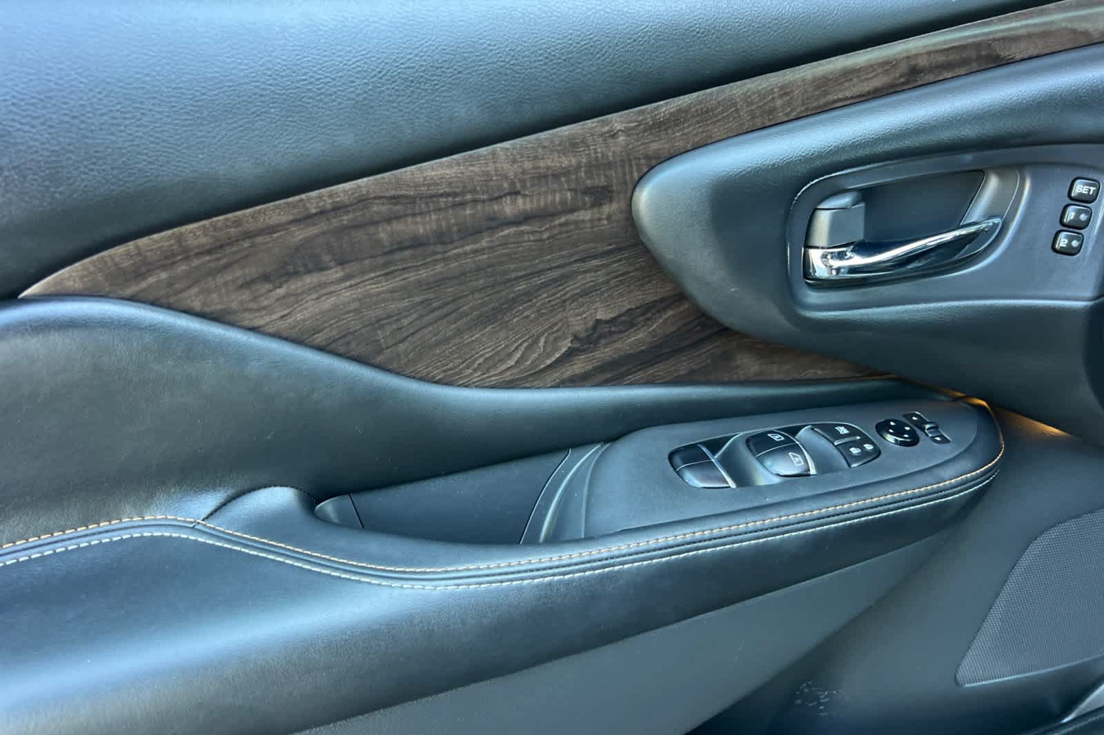 Used 2024 Nissan Murano Platinum w/ Cargo Package FWD image 12