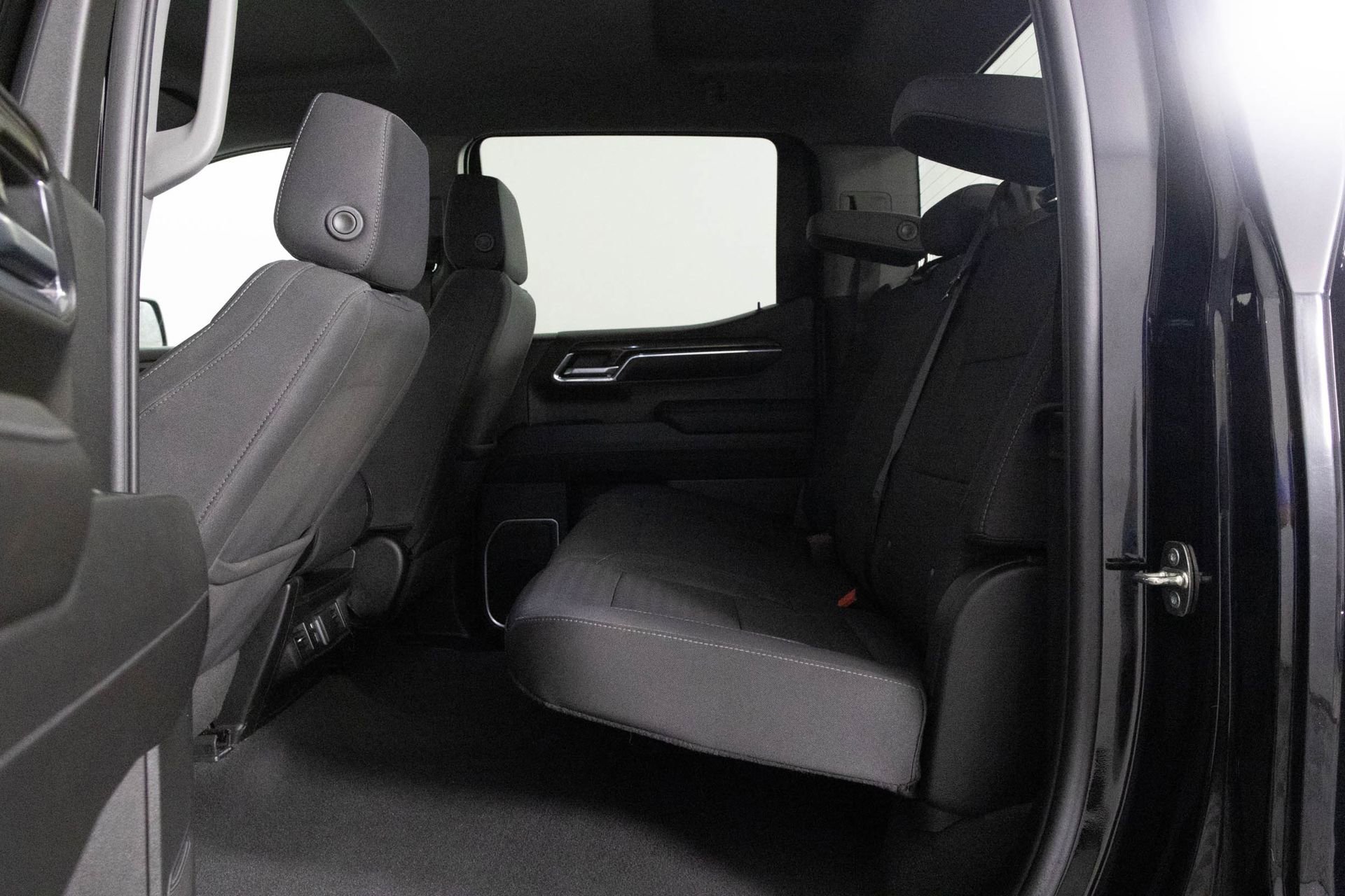 Used 2023 Chevrolet Silverado 1500 LT image 32